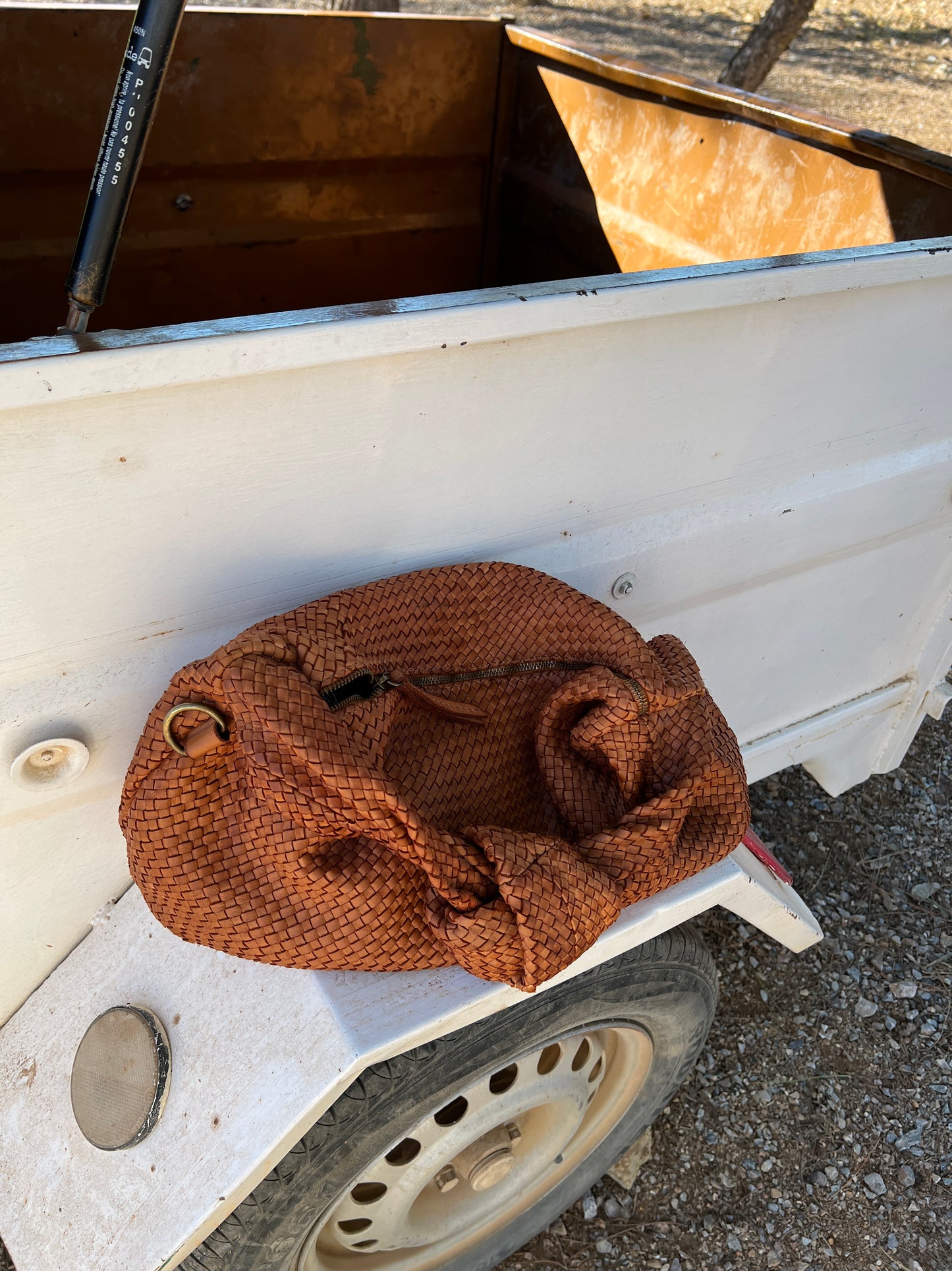 BOLSO HOBO DE PIEL TRENZADA