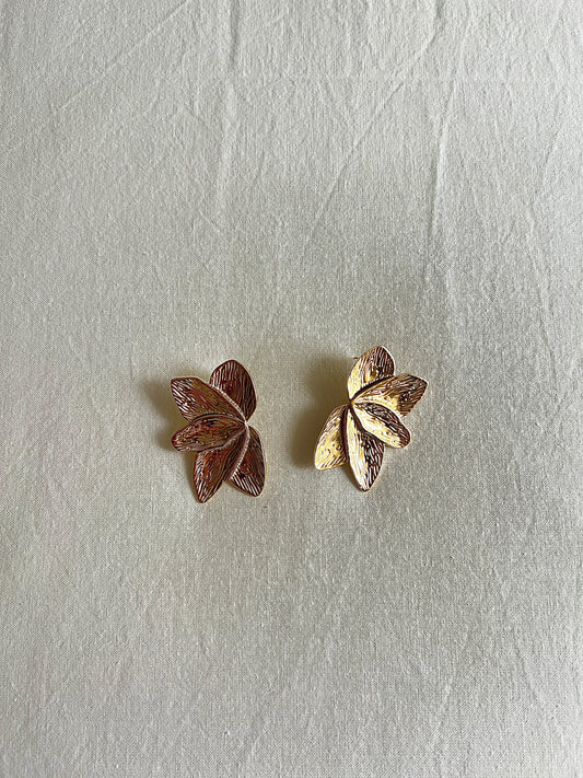 PENDIENTES DE MEDIA FLOR - ACERO INOXIDABLE