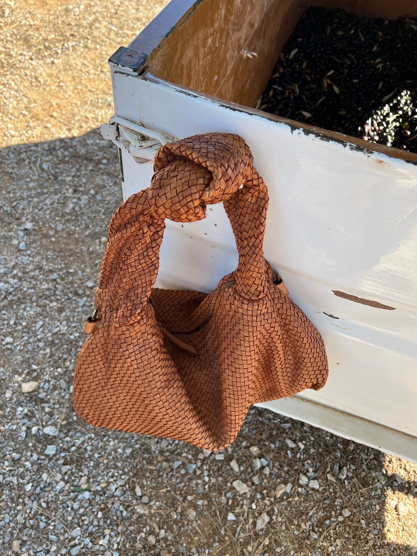 BOLSO HOBO DE PIEL TRENZADA