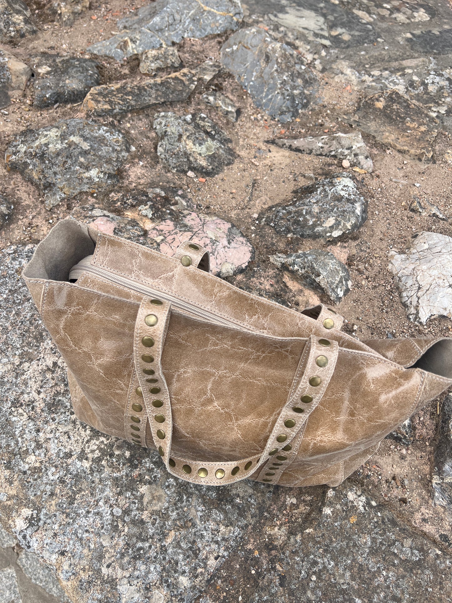 ROMA BEIGE BRILLO PIEL