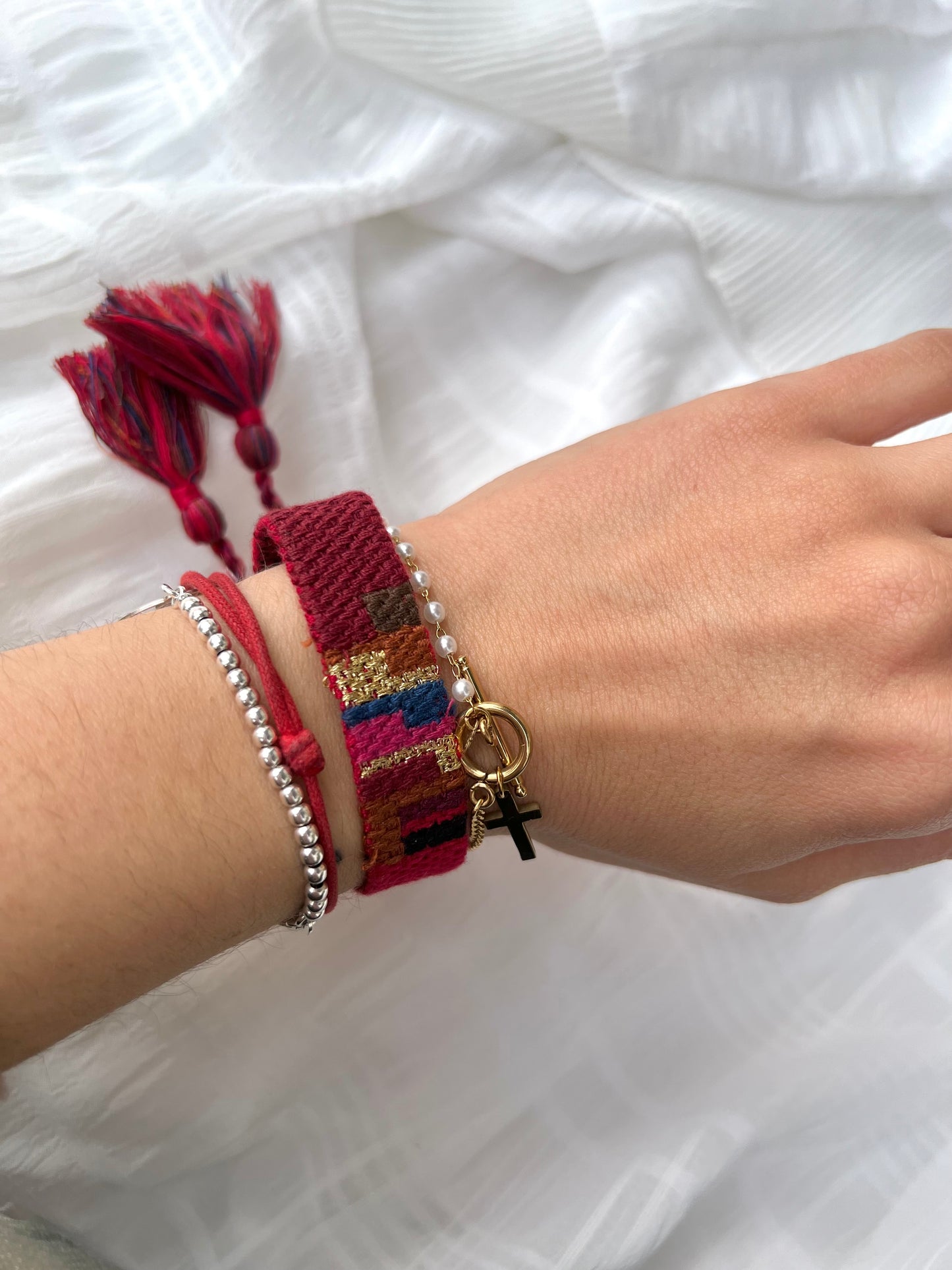 PULSERA HILO BURDEOS