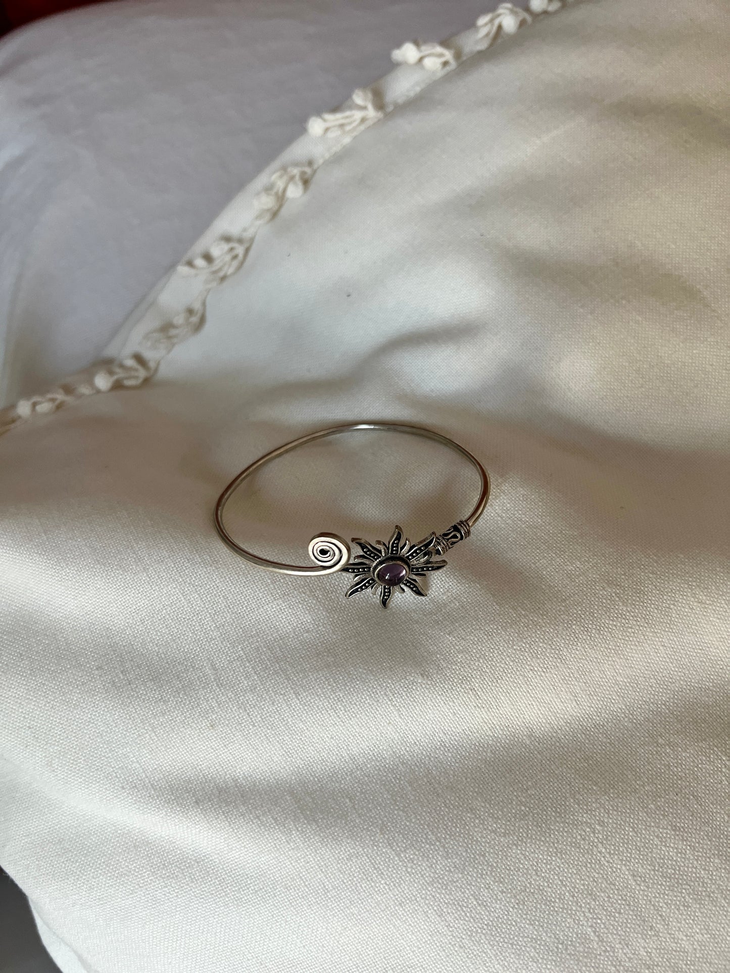 BRAZALETE AJUSTABLE SOL CON MINERAL