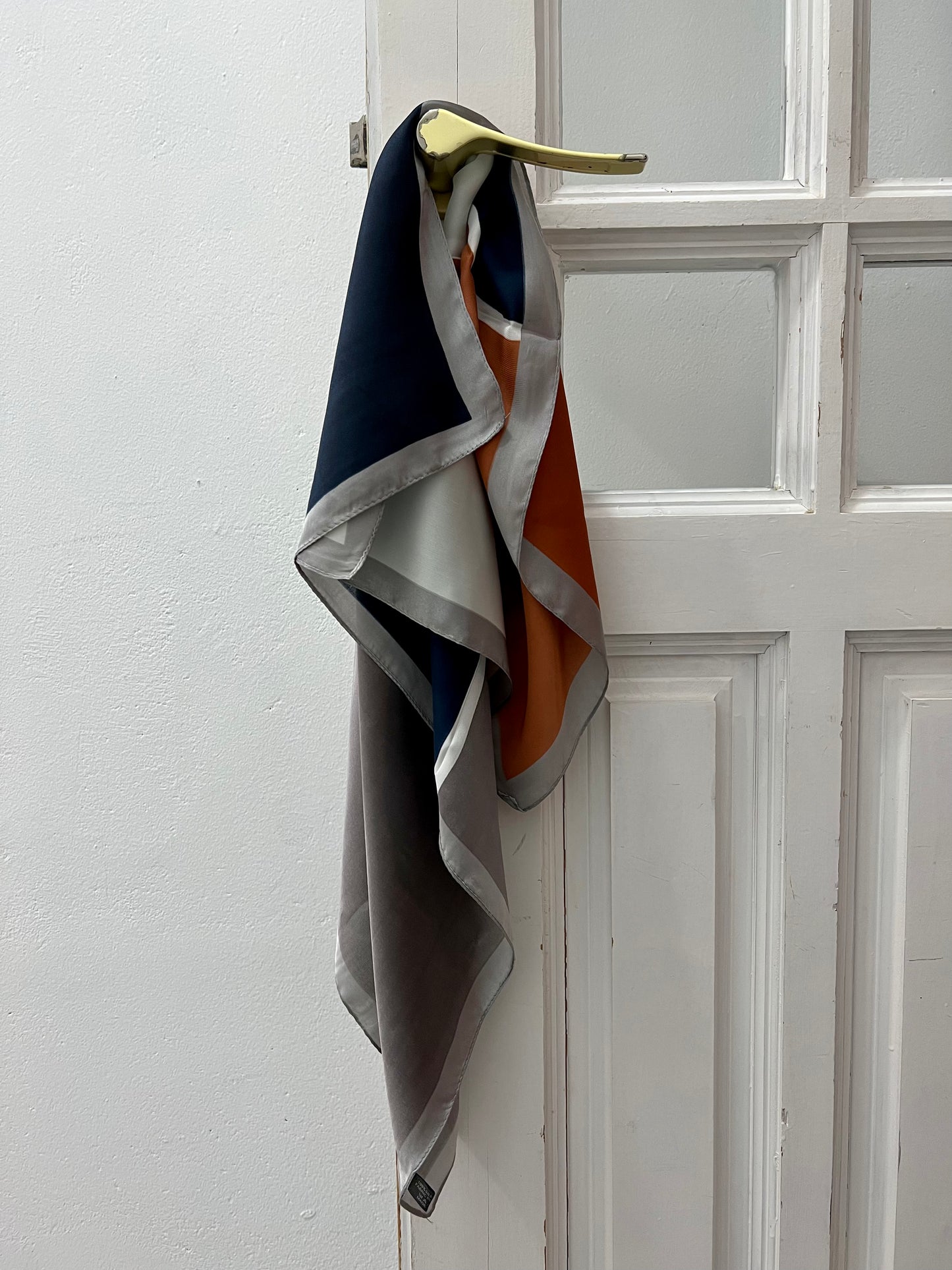 PAÑUELO ESTAMPADO SATINADO