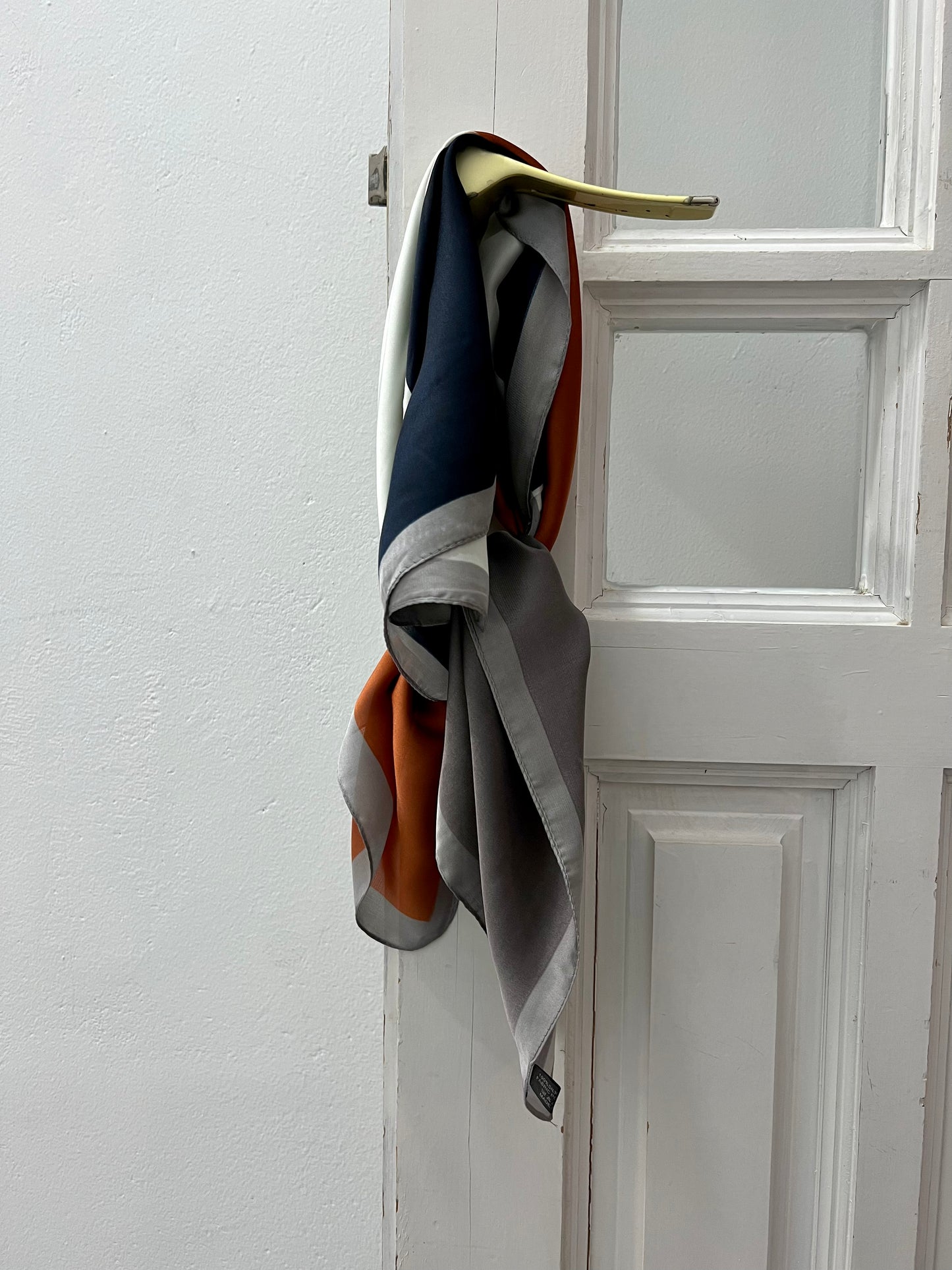 PAÑUELO ESTAMPADO SATINADO
